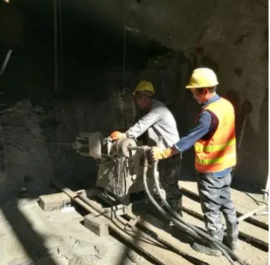 白云矿区水下抗分散灌浆料特点 水下不分散注浆料介绍