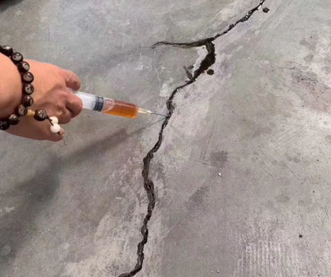 白云矿区混凝土裂缝修补技术详解​